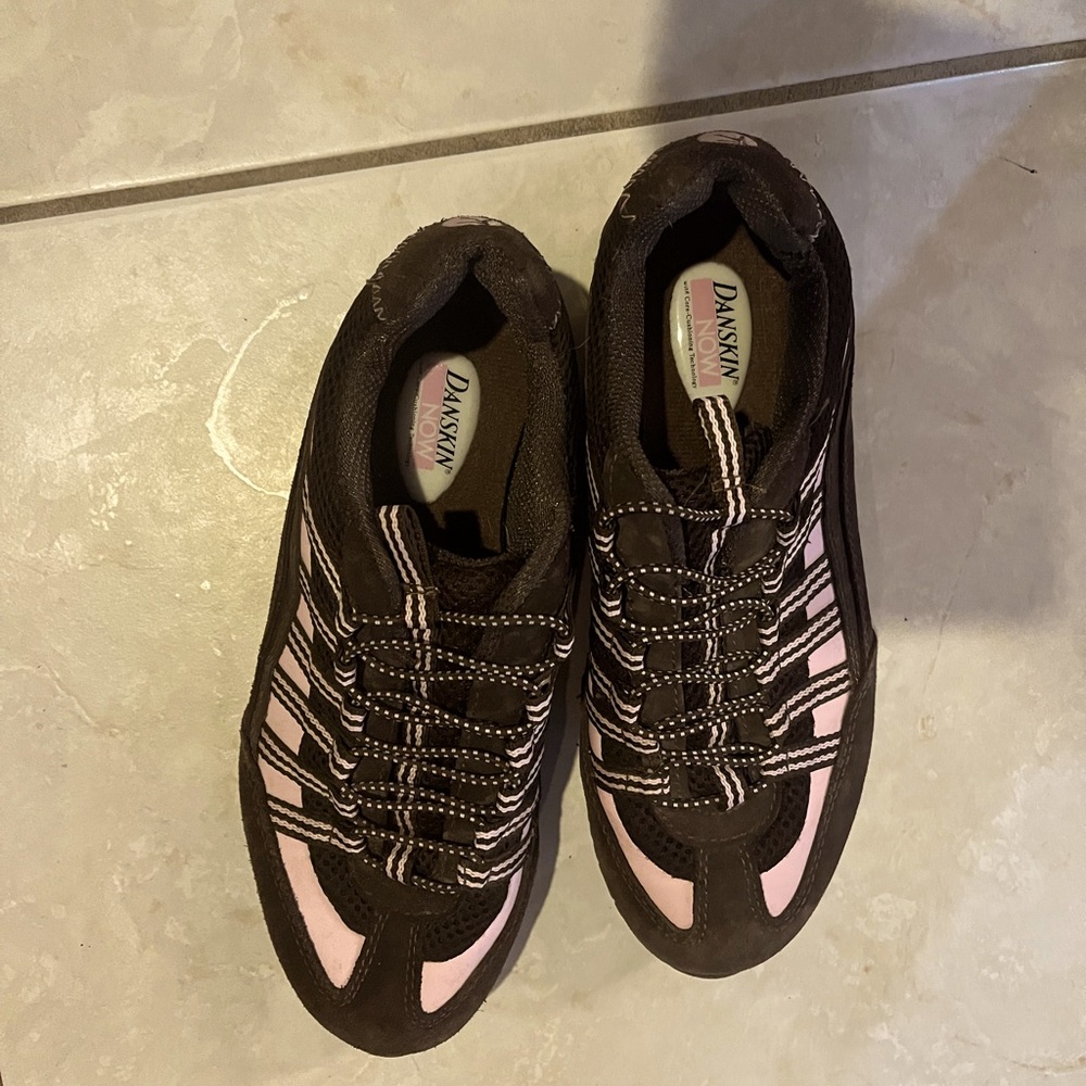 Danskin sneakers (slip on)